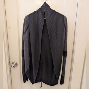 LULULEMON Transformation Wrap Cardigan Sweater Reversible Cocoon Open Black Grey